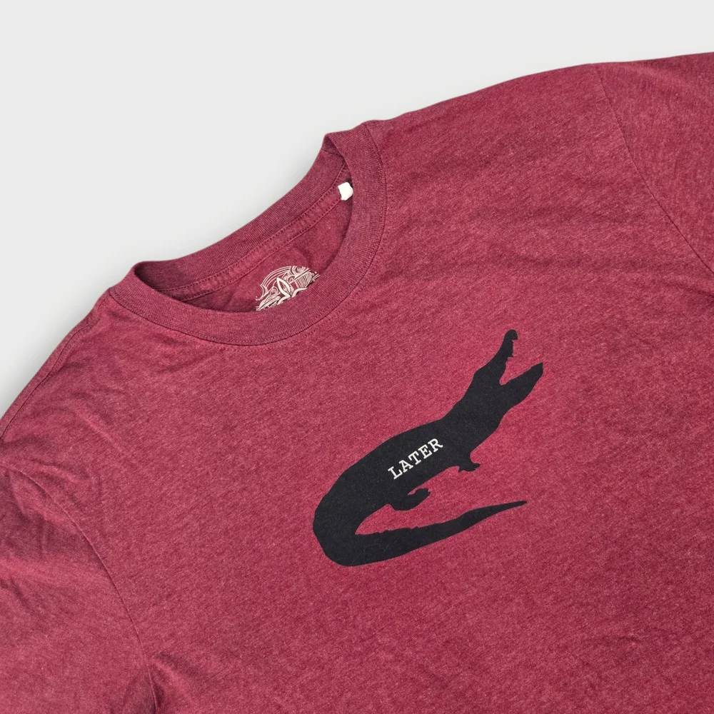 Prana Later Alligator Gator Burgundy RED Mens Size Large Soft Tee Organic Cotton - Picture 1 of 9